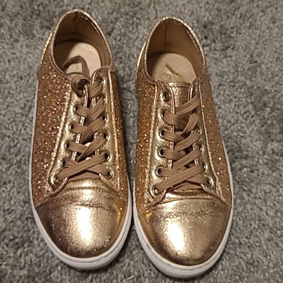 🌴WILD DIVA GOLD SPARKLE SNEAKER - Picture 1 of 4